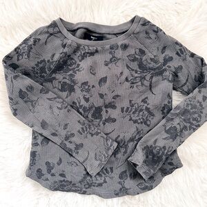 GAP KIDS - Gray Floral Long Sleeve Thermal Top Girls Size S 6-7